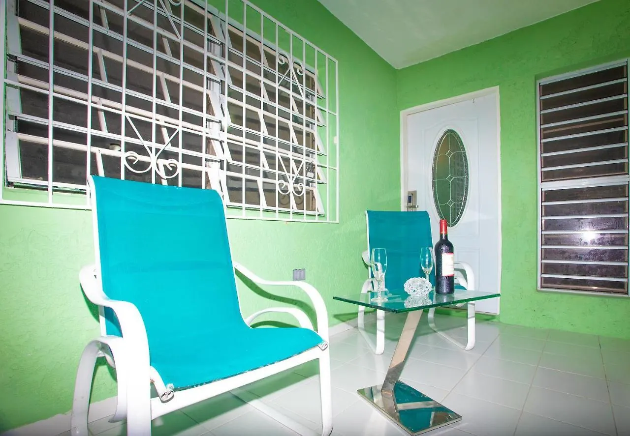 Maison d'hôtes Diamond Gem Residence Koolbaai Saint-Martin
